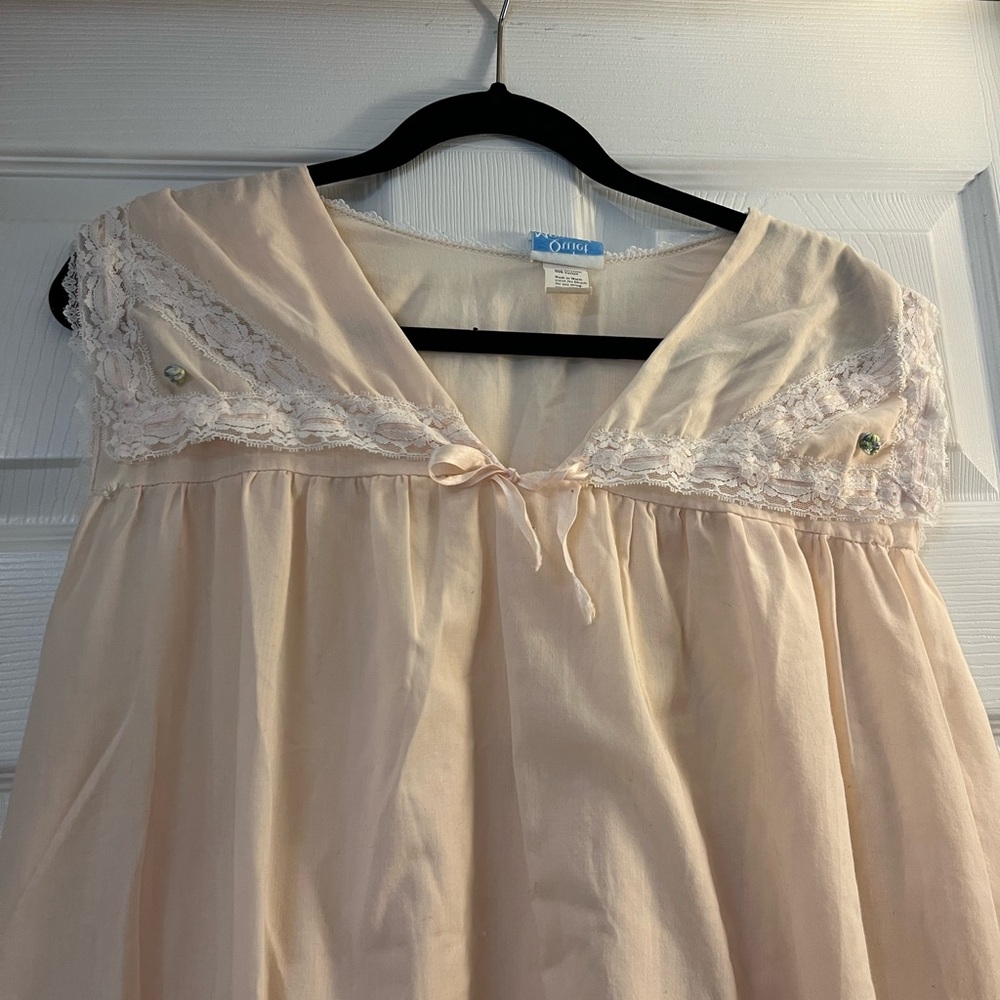 Vintage Quiet Moments Off-White Lace Nightgown